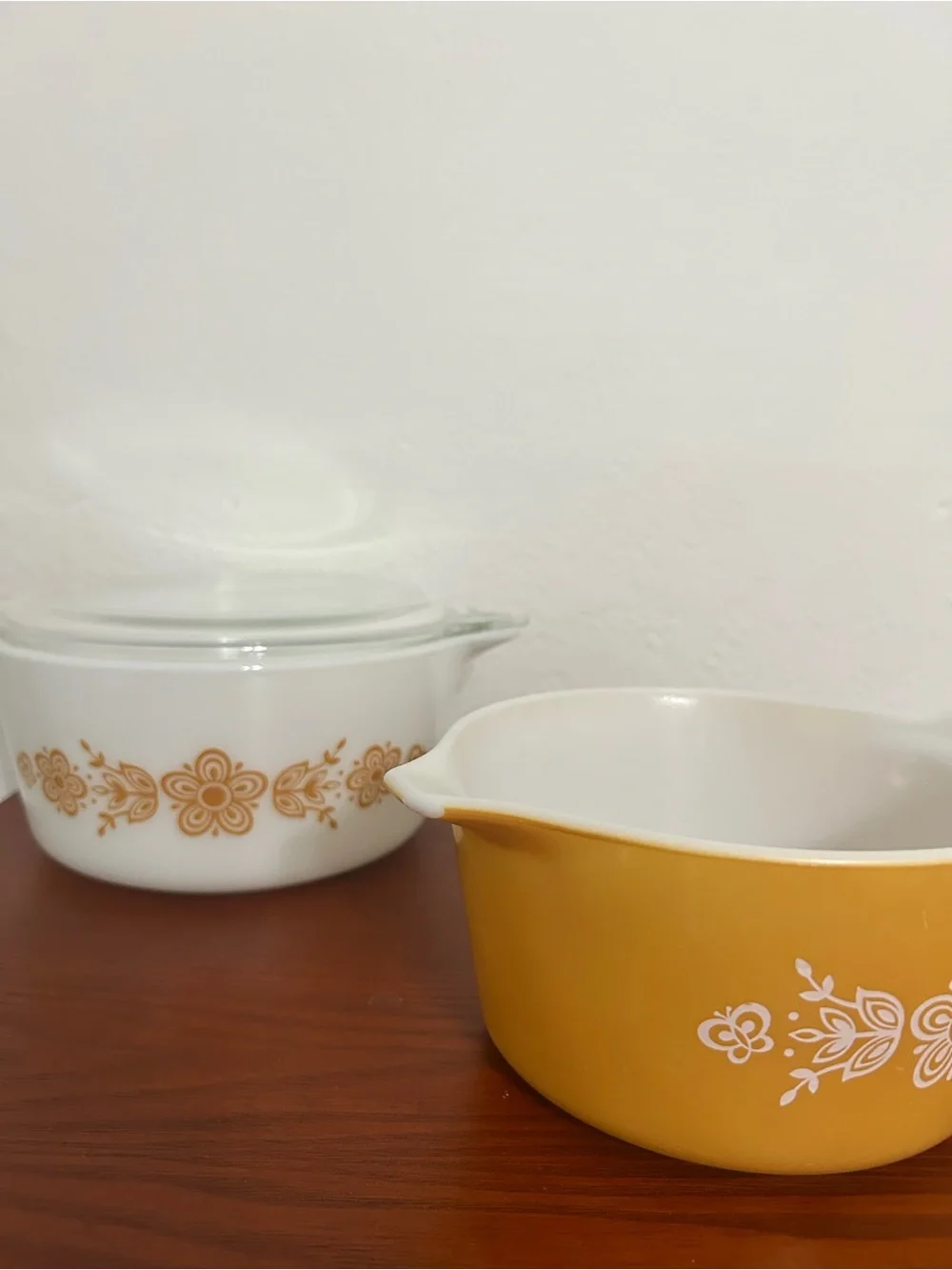 PYREX Butterfly Gold Casserole Set of 4 w/ 1 lid 473 474-B 475-B
